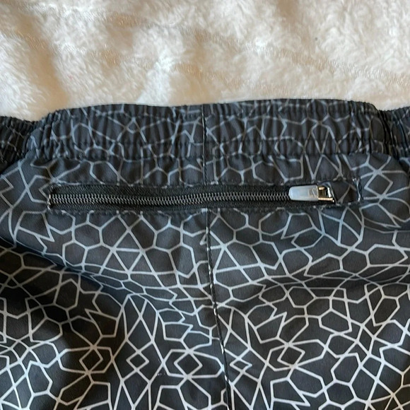 Nike Dri-Fit geometric print running shorts size small - Picture 5 of 8